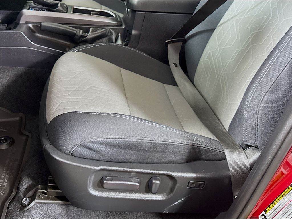 2021 Toyota Tacoma TRD photo 17