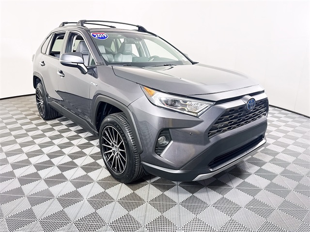 2019 Toyota RAV4 Limited's photo