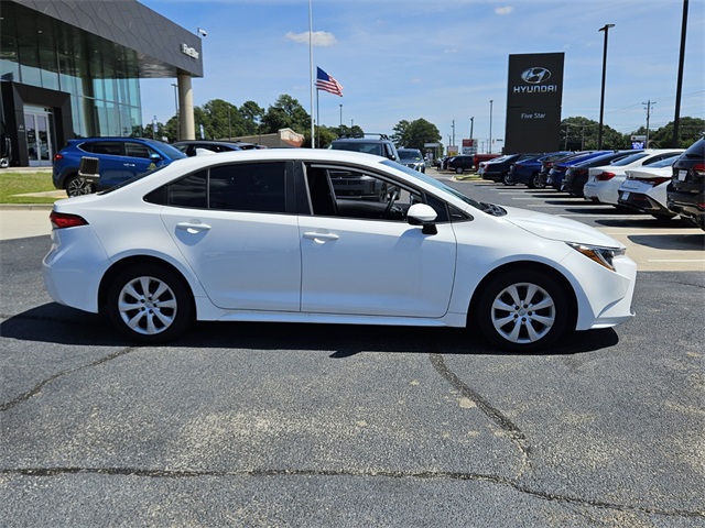 2021 Toyota Corolla LE photo 11