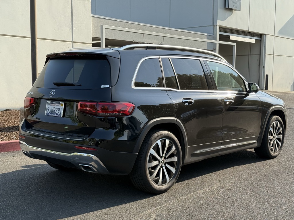 2023 Mercedes Benz GLB 250 photo 2