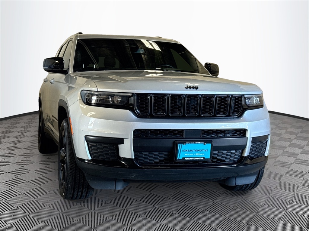 2021 Jeep Grand Cherokee Altitude photo 3