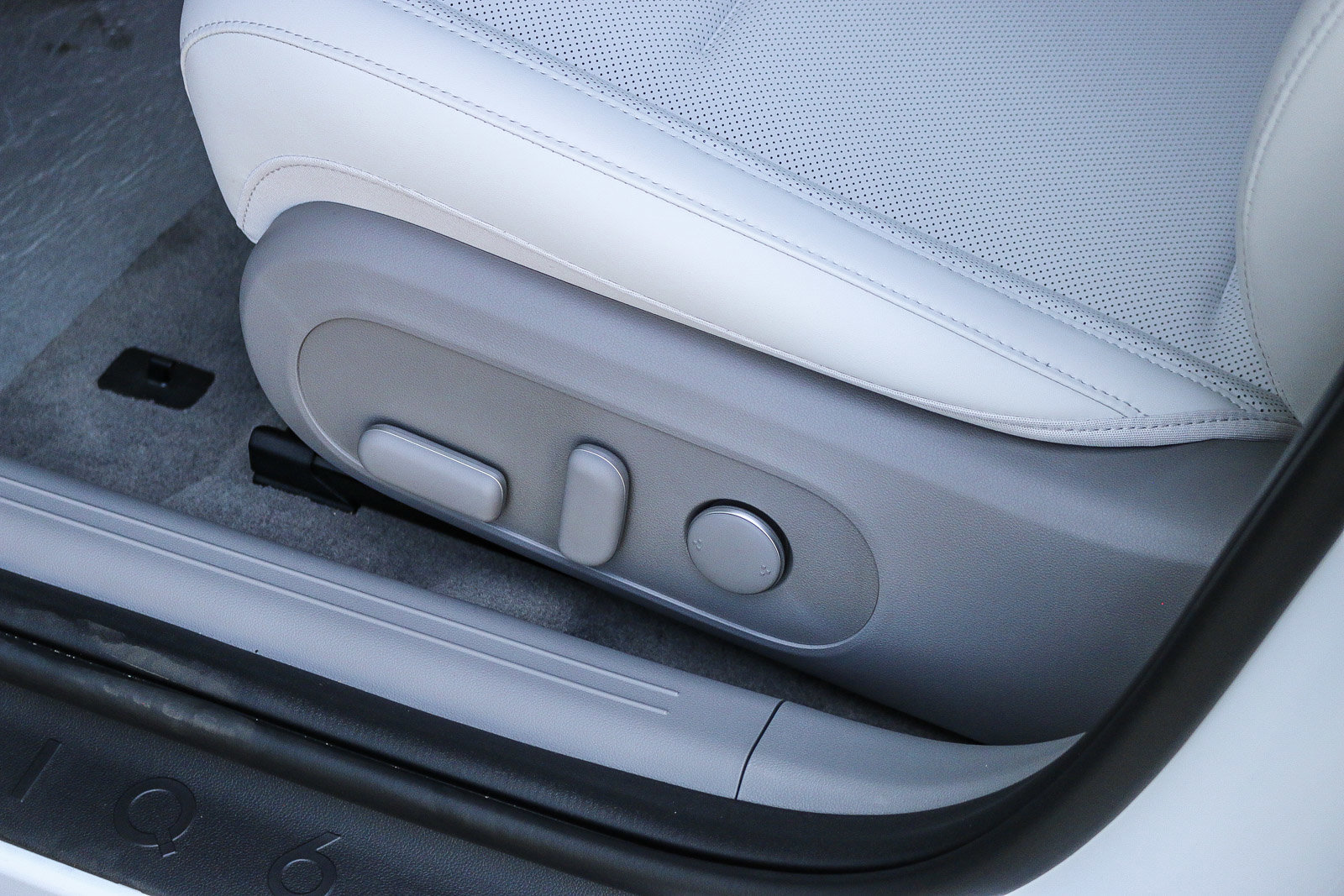 New 2025 Serenity White Hyundai SEL image 24