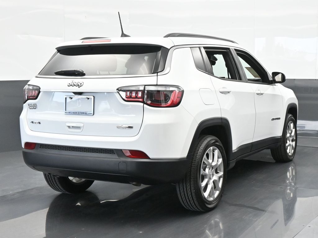2024 Jeep Compass Latitude Lux photo 5