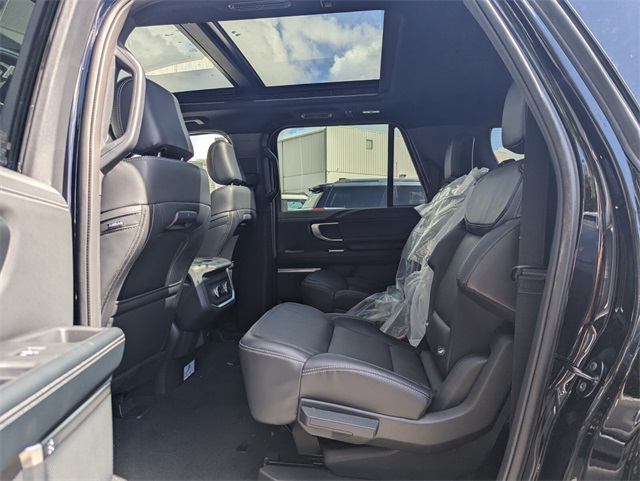 2025 Ford Expedition Platinum MAX photo 6