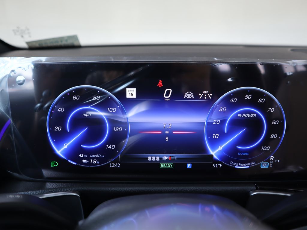 2025 Mercedes Benz EQB photo 30