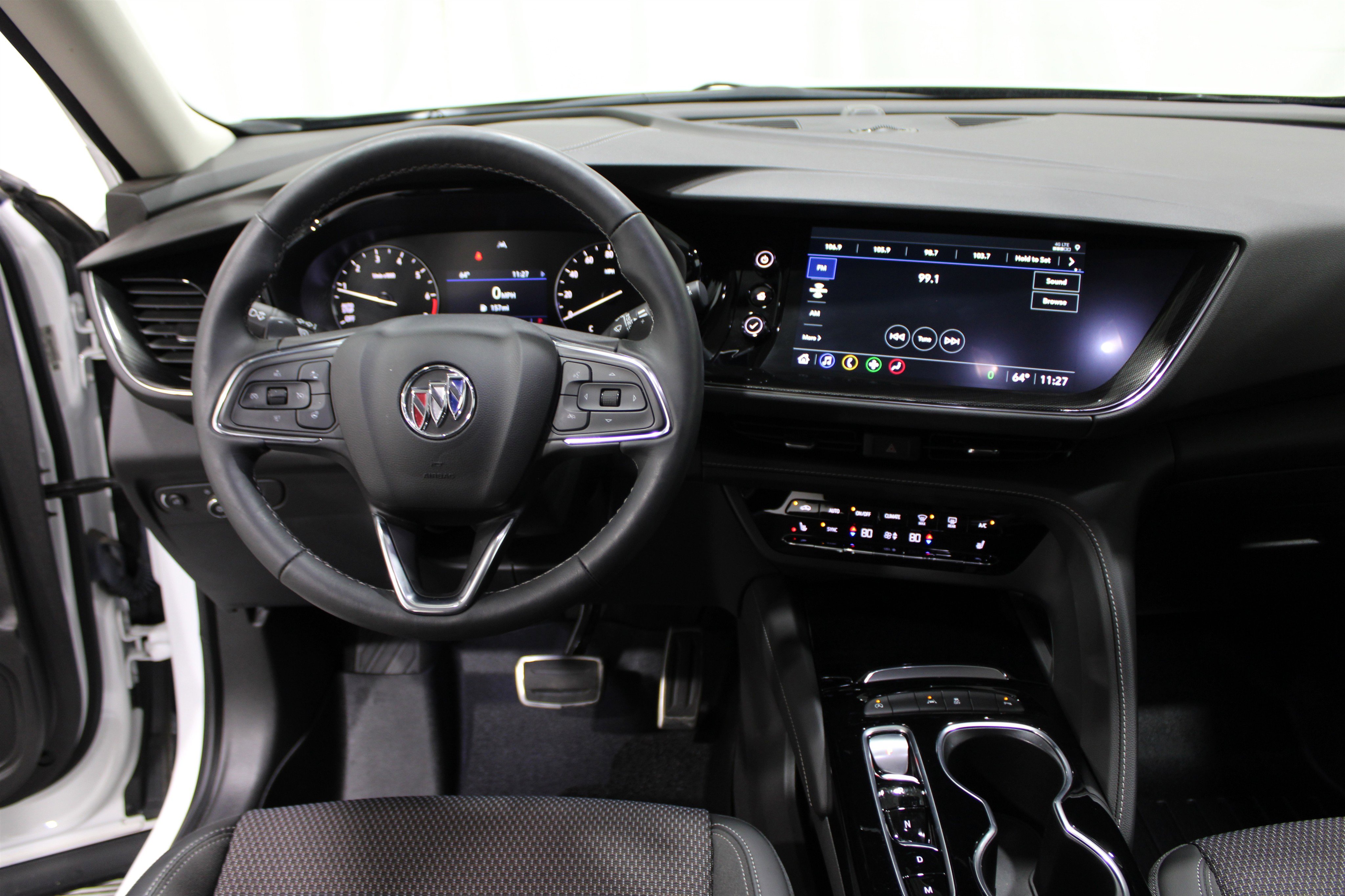 2023 Buick Envision Preferred photo 2