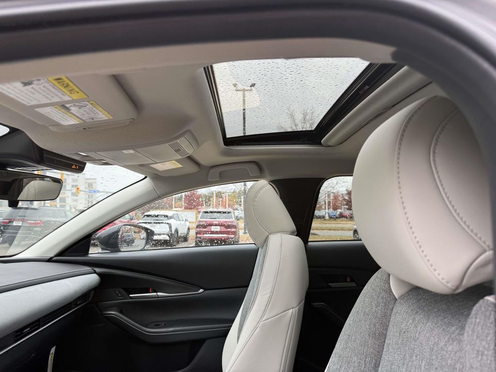 2026 Mazda CX-30 2.5 S photo 4