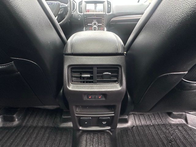 2018 Ford Edge Titanium photo 32