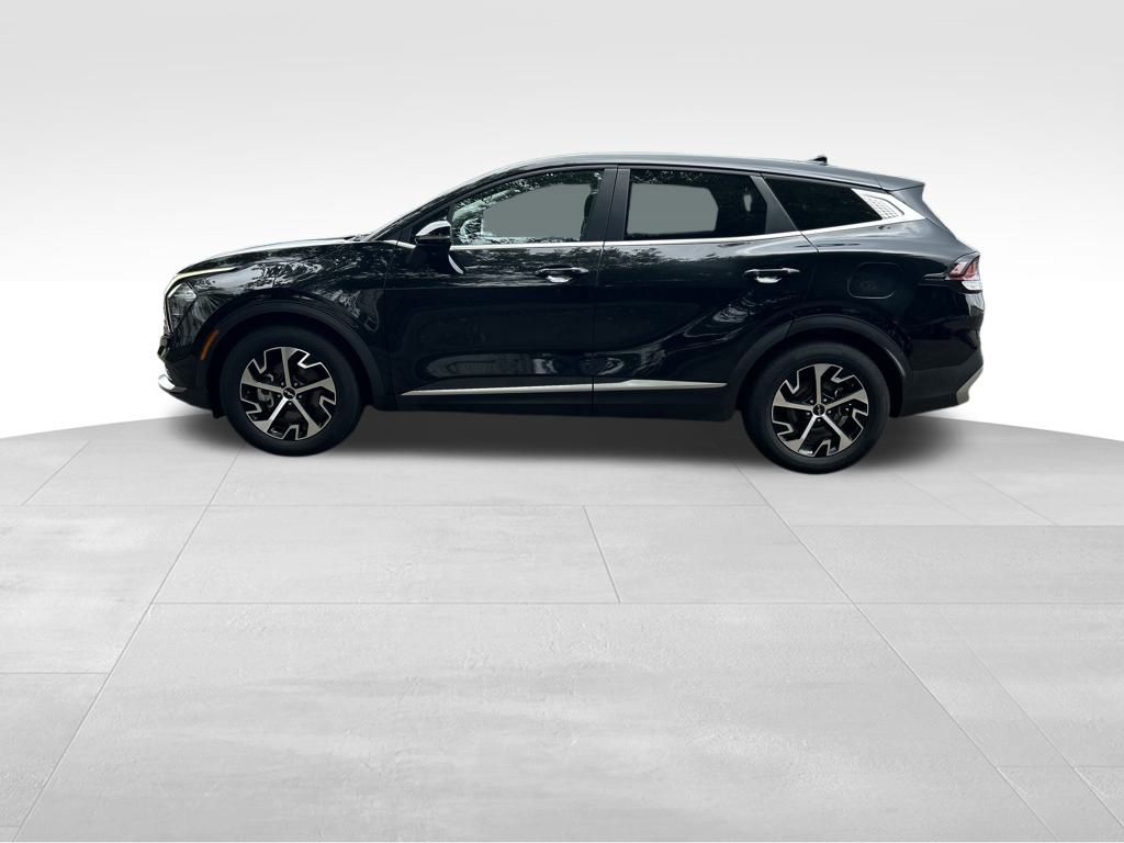 2023 Kia Sportage EX photo 2