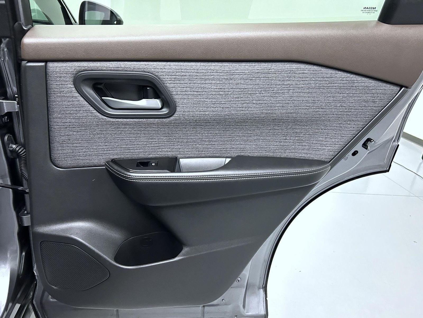 2021 Nissan Rogue SV photo 16