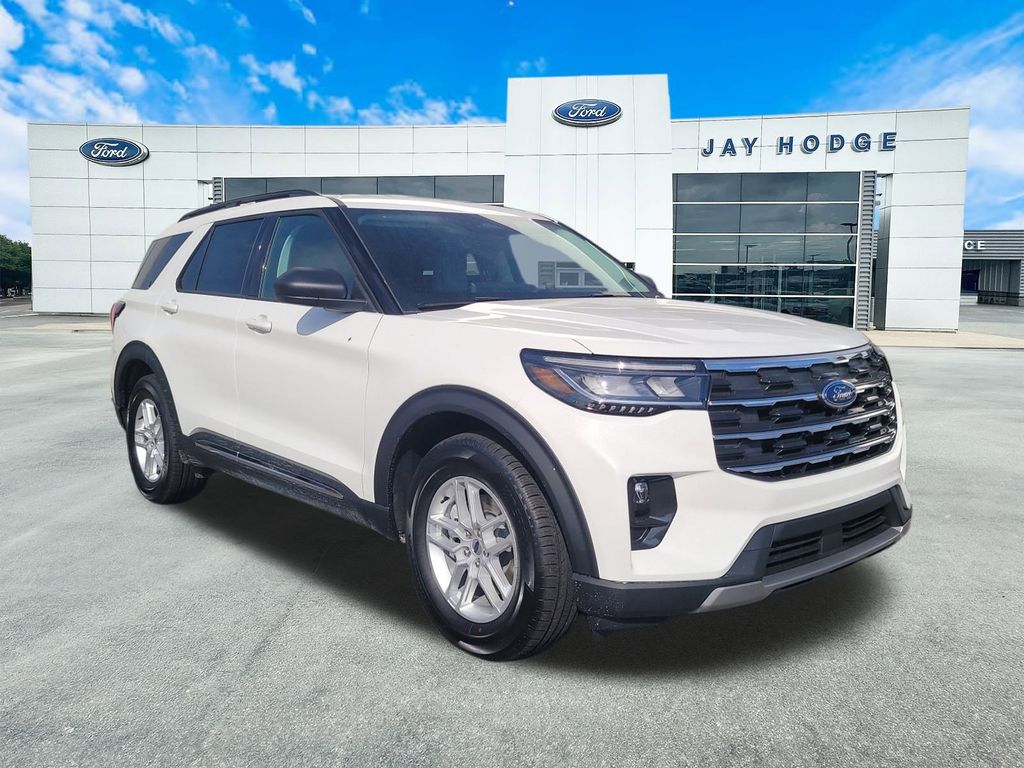 2025 Ford Explorer Active's photo