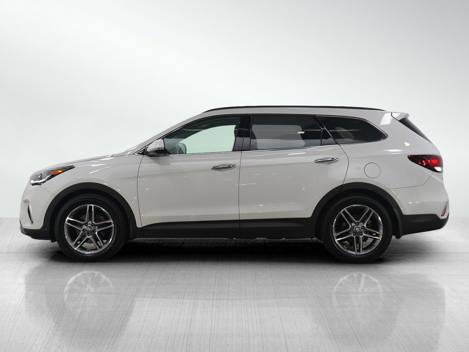 Used 2017 Hyundai Santa Fe SE Ultimate with VIN KM8SRDHFXHU208062 for sale in Minneapolis, Minnesota