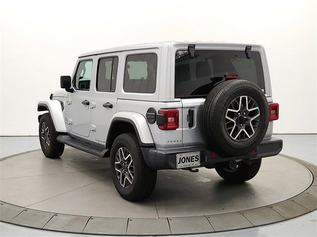 2024 Jeep Wrangler Sahara photo 4