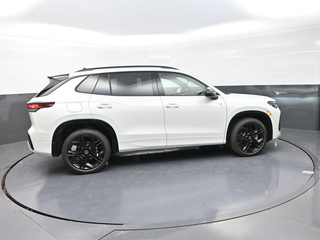 2025 Volkswagen Tiguan SE R-Line Black photo 6