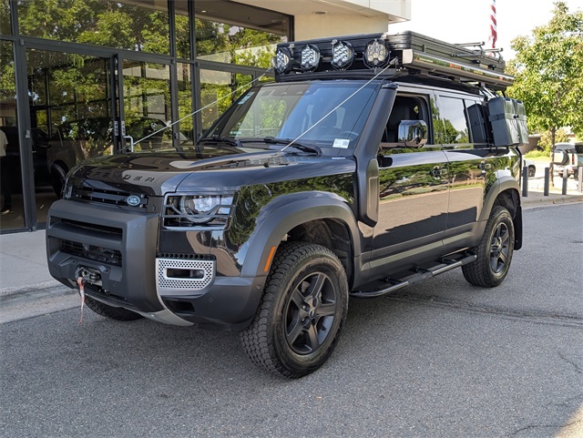 2023 Land Rover Defender 110 S photo 2