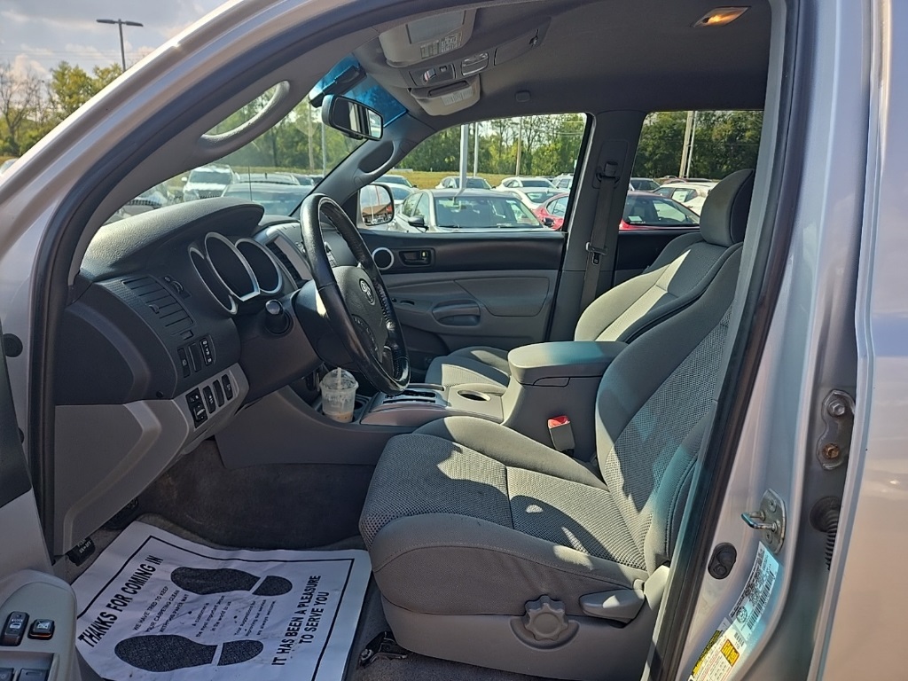 2010 Toyota Tacoma Base photo 9
