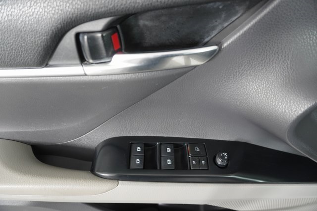2020 Toyota Camry LE photo 18