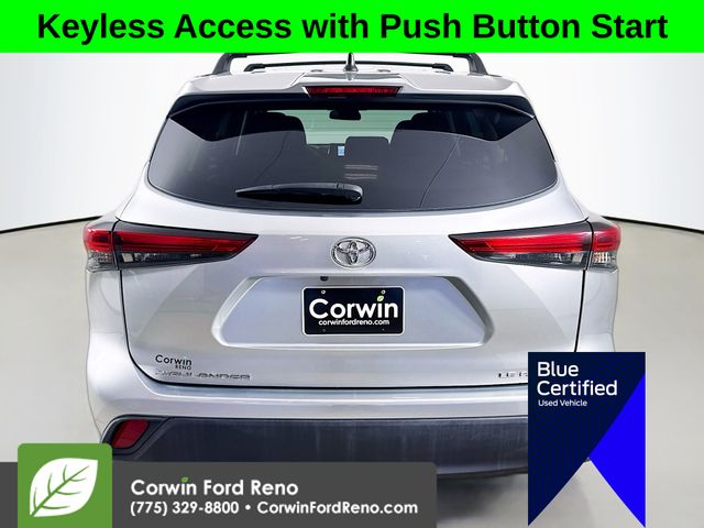 2022 Toyota Highlander LE photo 4