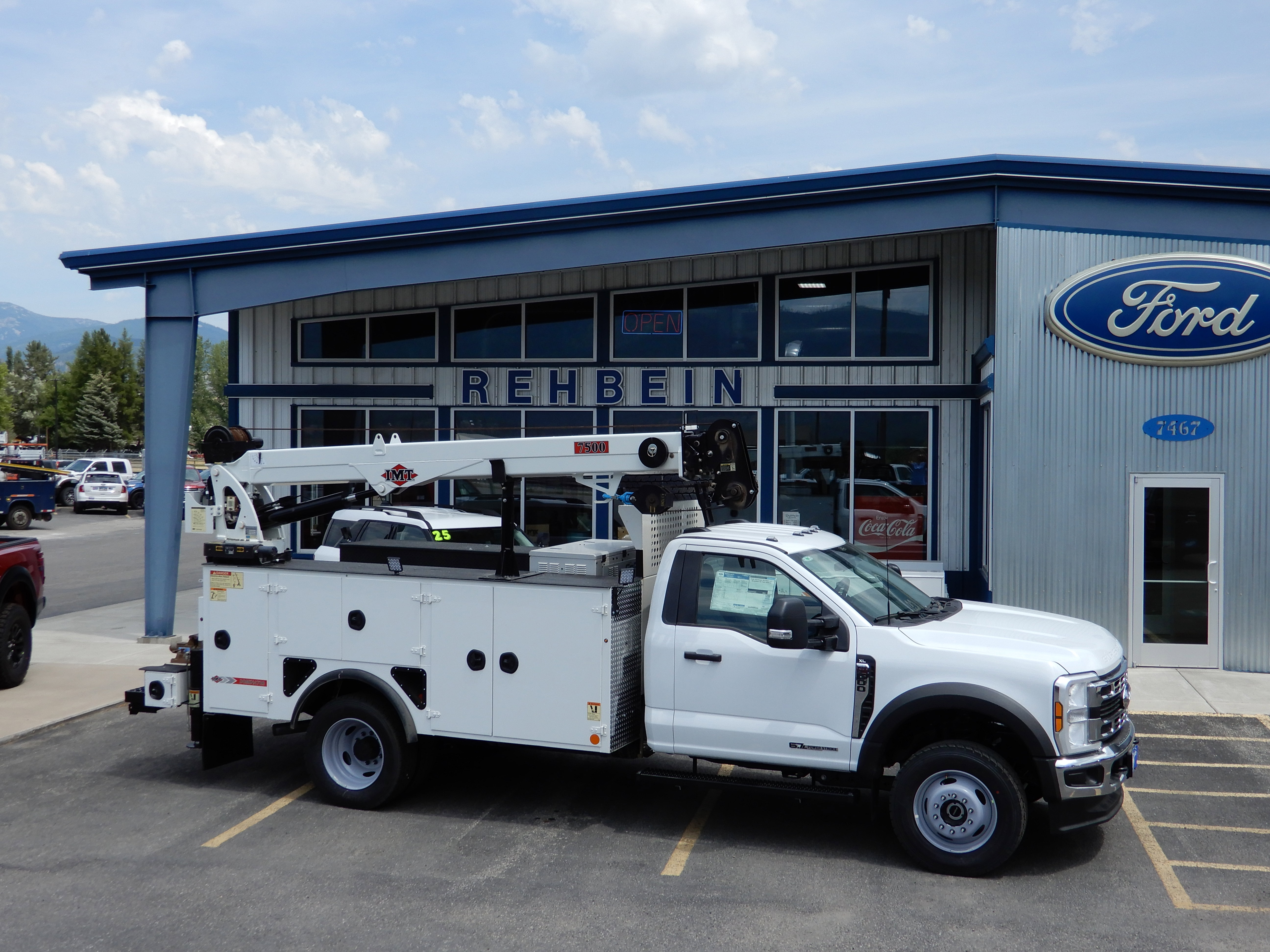 2025 Ford F-600 Super Duty Chassis Cab XL's photo