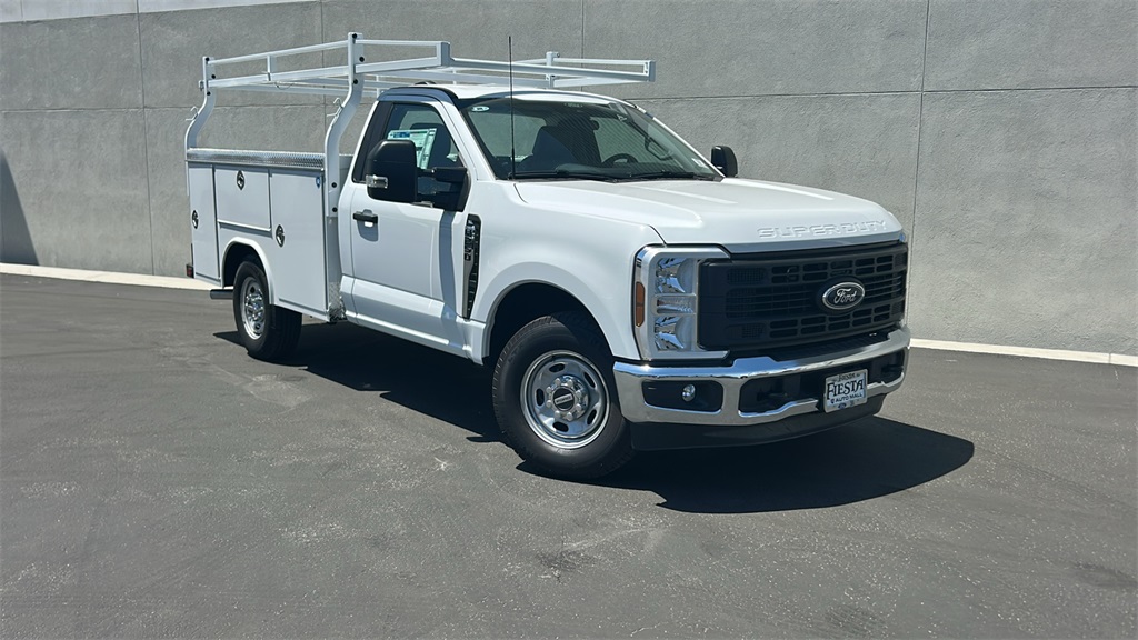 2025 Ford F-250 Super Duty XL's photo