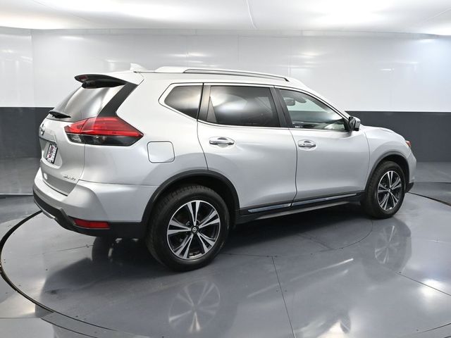 2018 Nissan Rogue SL photo 2