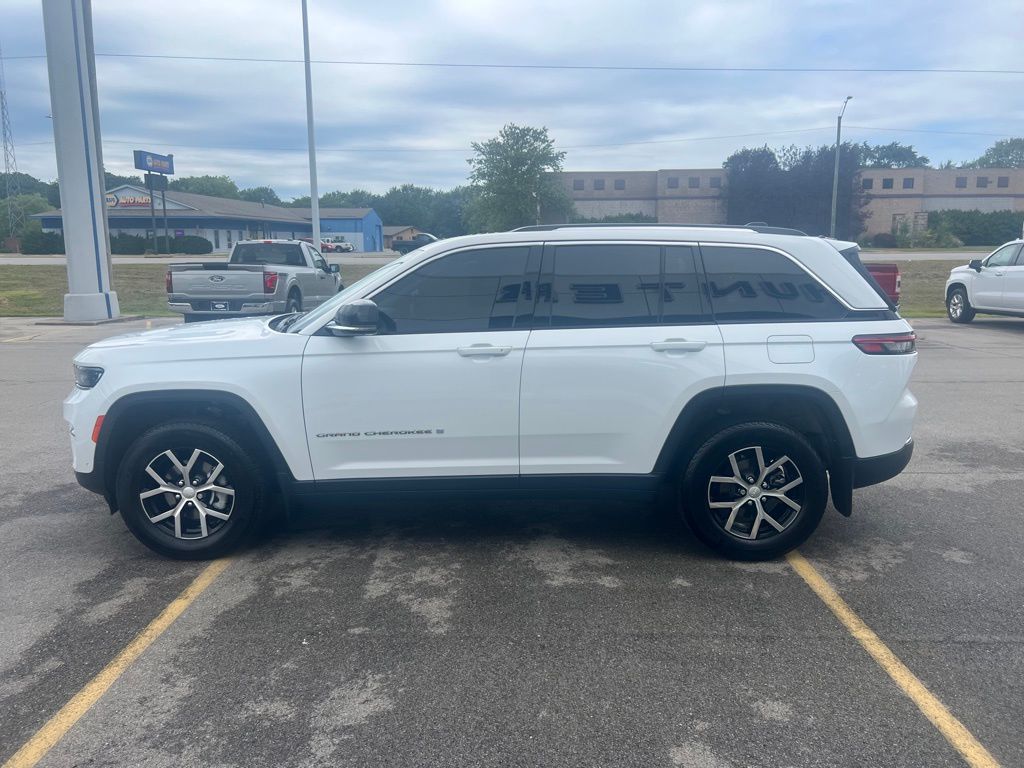 2023 Jeep Grand Cherokee Limited photo 40