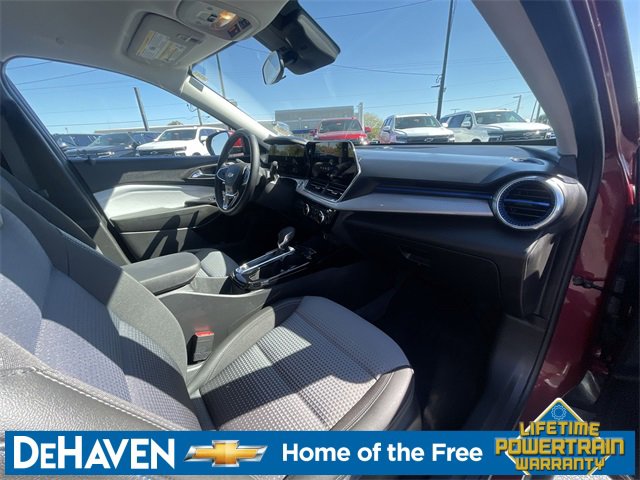 2024 Chevrolet Trax LT photo 17