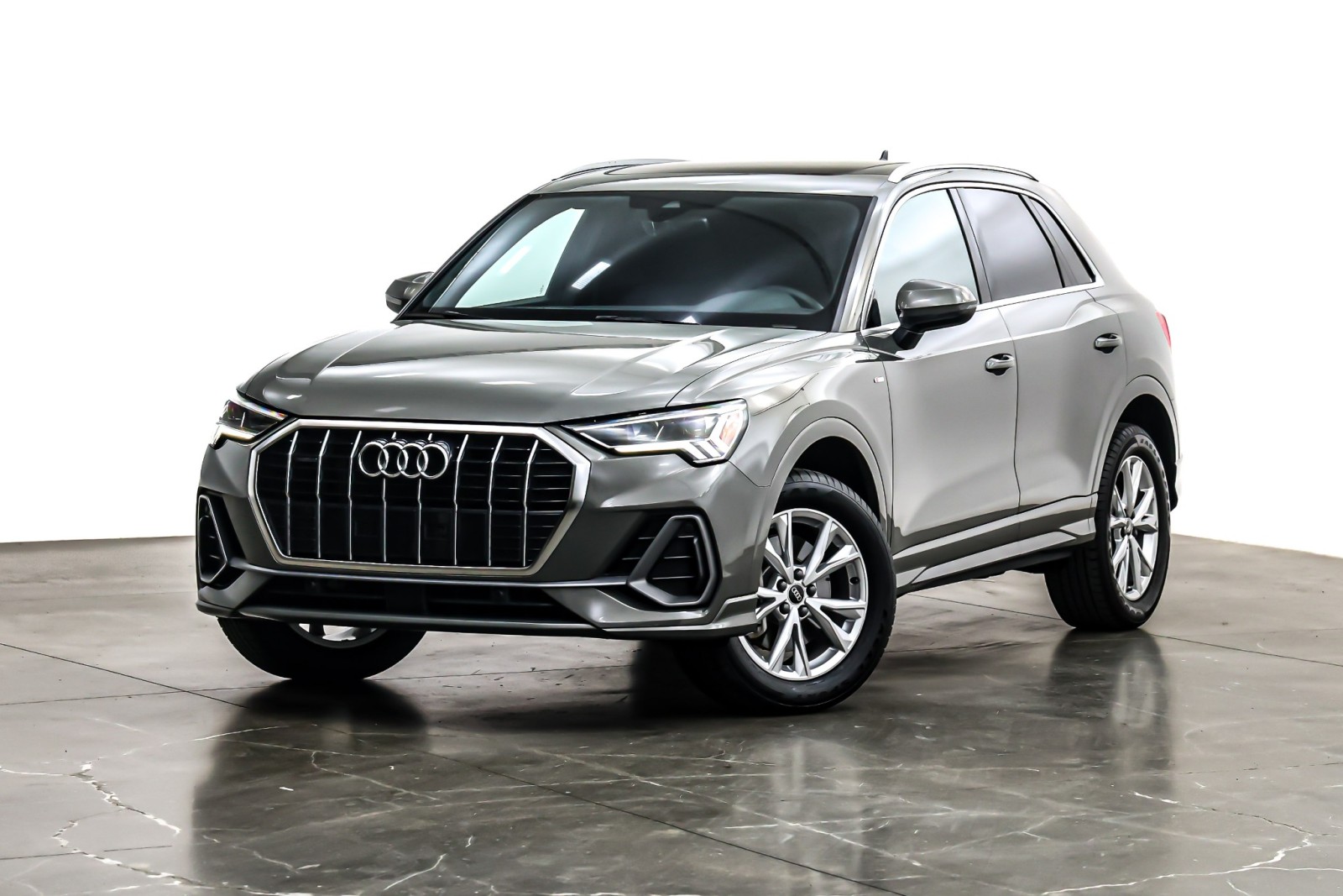 2024 Audi Q3 S Line Premium's photo