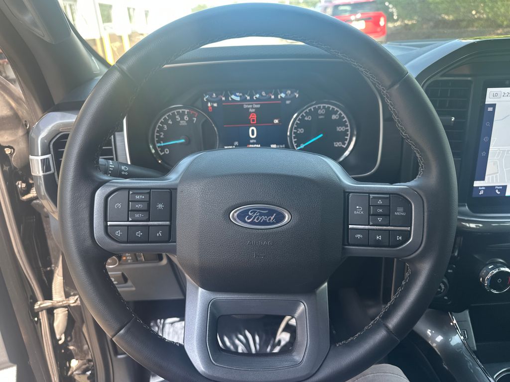 2023 Ford F-150 XLT photo 17