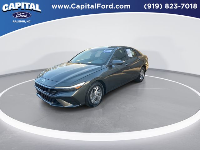 2024 Hyundai Elantra SE photo 4