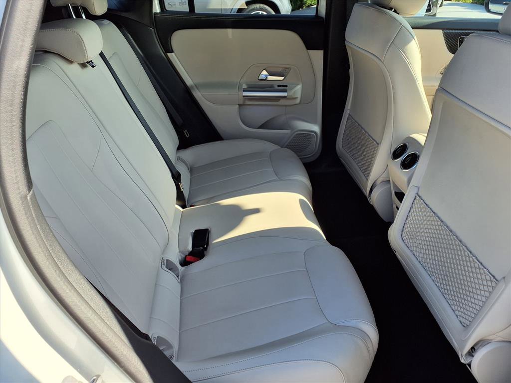 2025 Mercedes Benz GLA 250 4MATIC photo 18