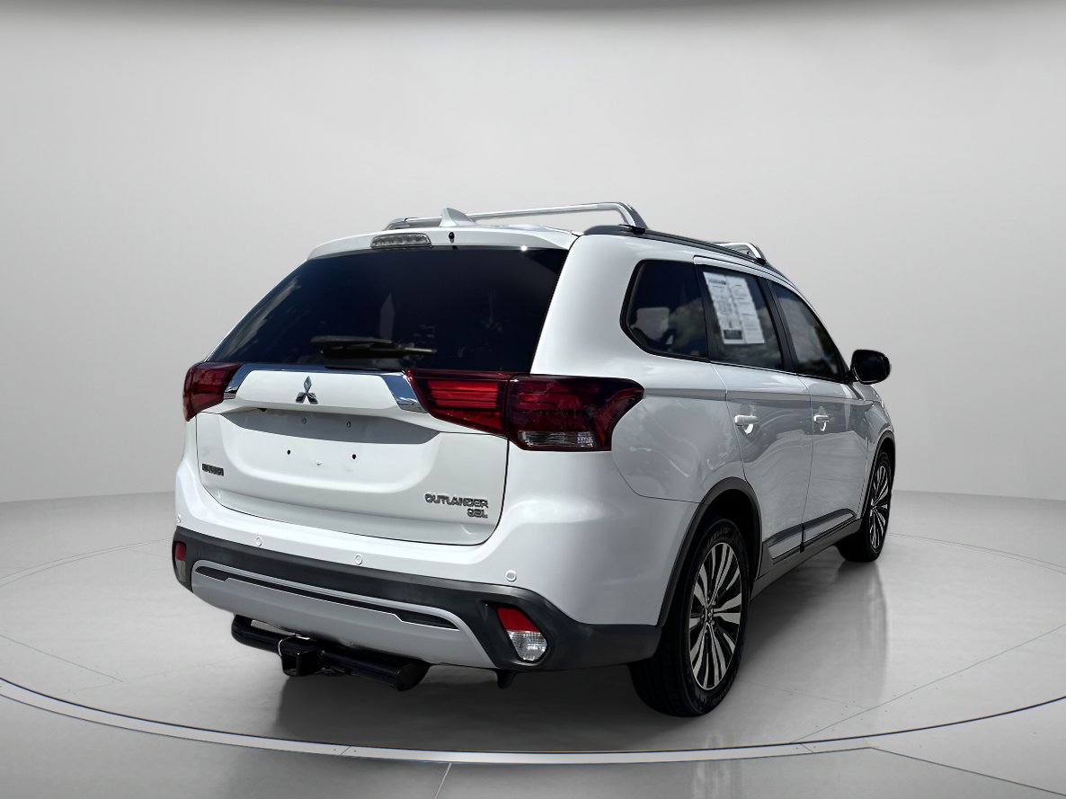 2019 Mitsubishi Outlander SEL photo 2