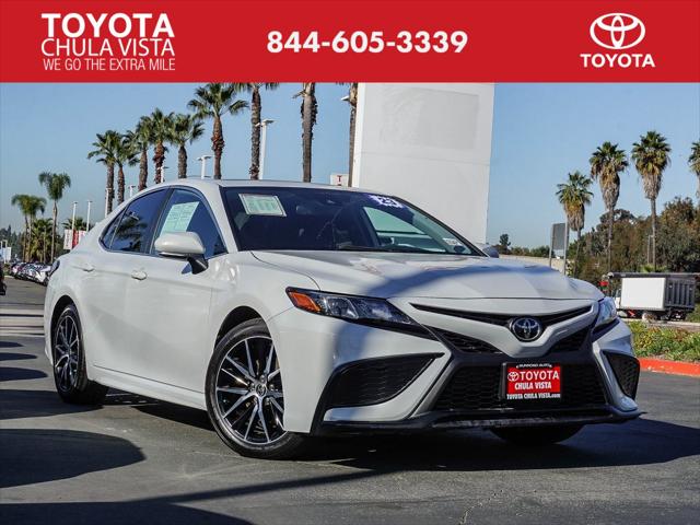 2023 Toyota Camry SE's photo