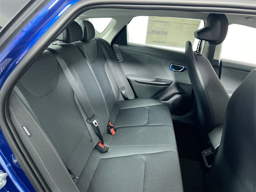 2025 Kia K4 LXS photo 28
