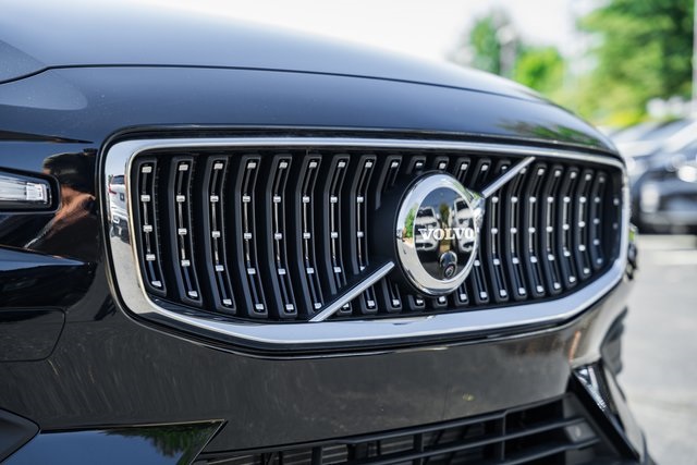 2026 Volvo V60 Cross Country B5 Plus photo 7