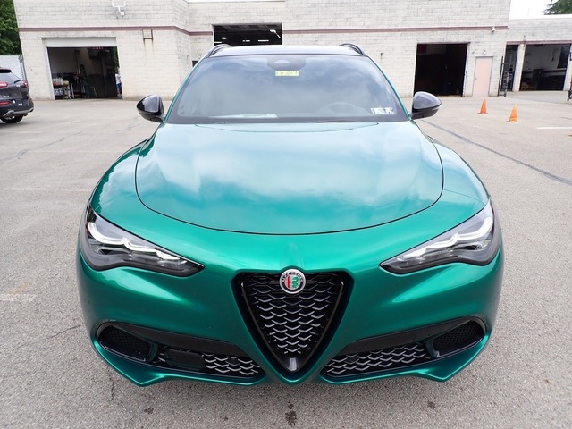 2025 Alfa Romeo Stelvio Tributo Italiano photo 9