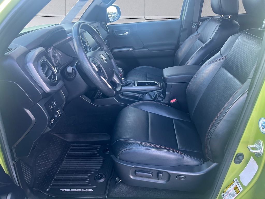 2022 Toyota Tacoma TRD Pro photo 7