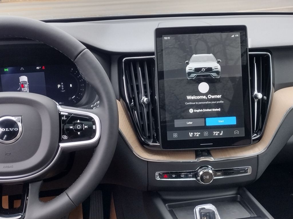 2026 VOLVO XC60 - Image 24