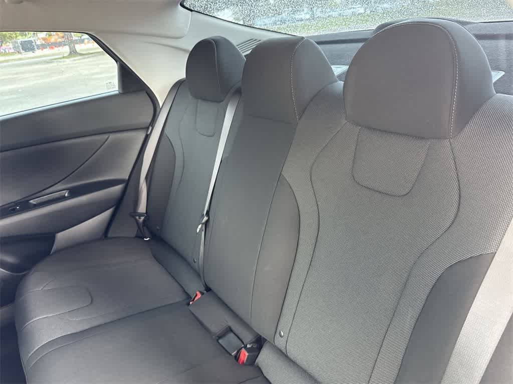 2025 Hyundai Elantra SE photo 21