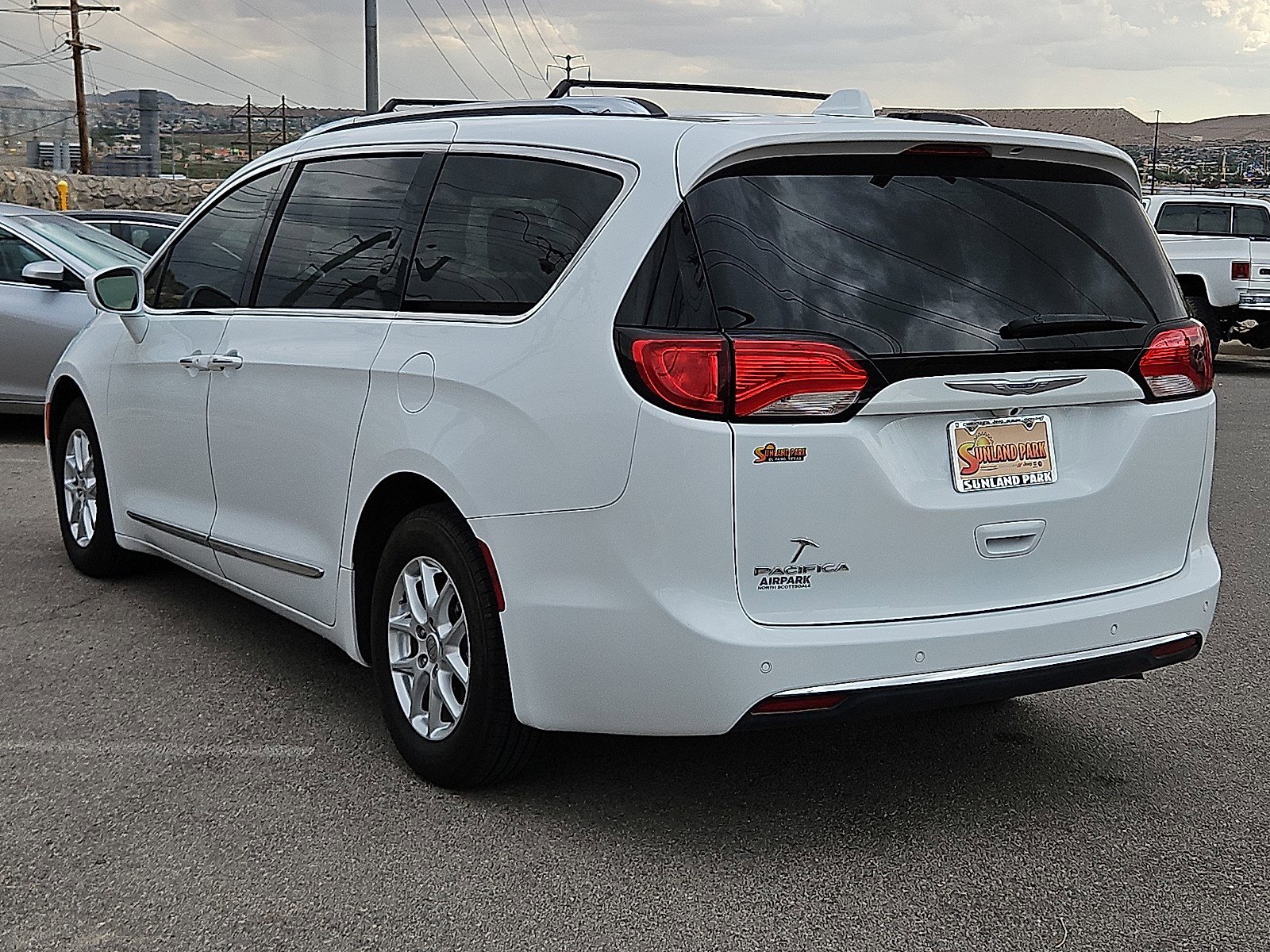 2020 Chrysler Pacifica Touring L photo 3