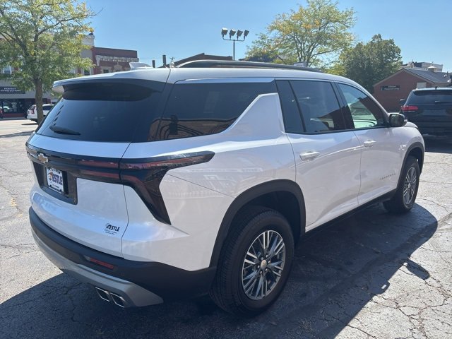 2025 Chevrolet Traverse photo 3
