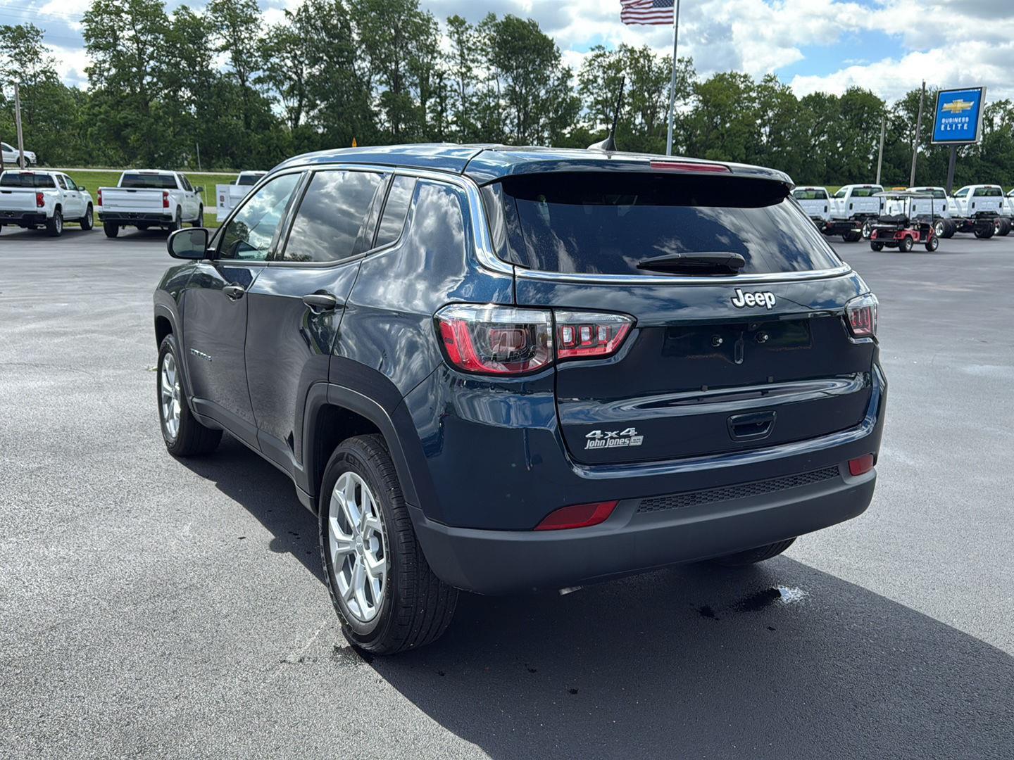 2024 Jeep Compass Sport photo 13