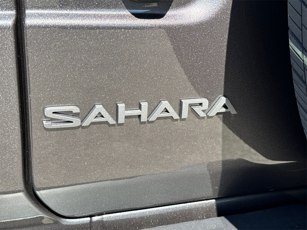 2025 Jeep Wrangler Sahara photo 8