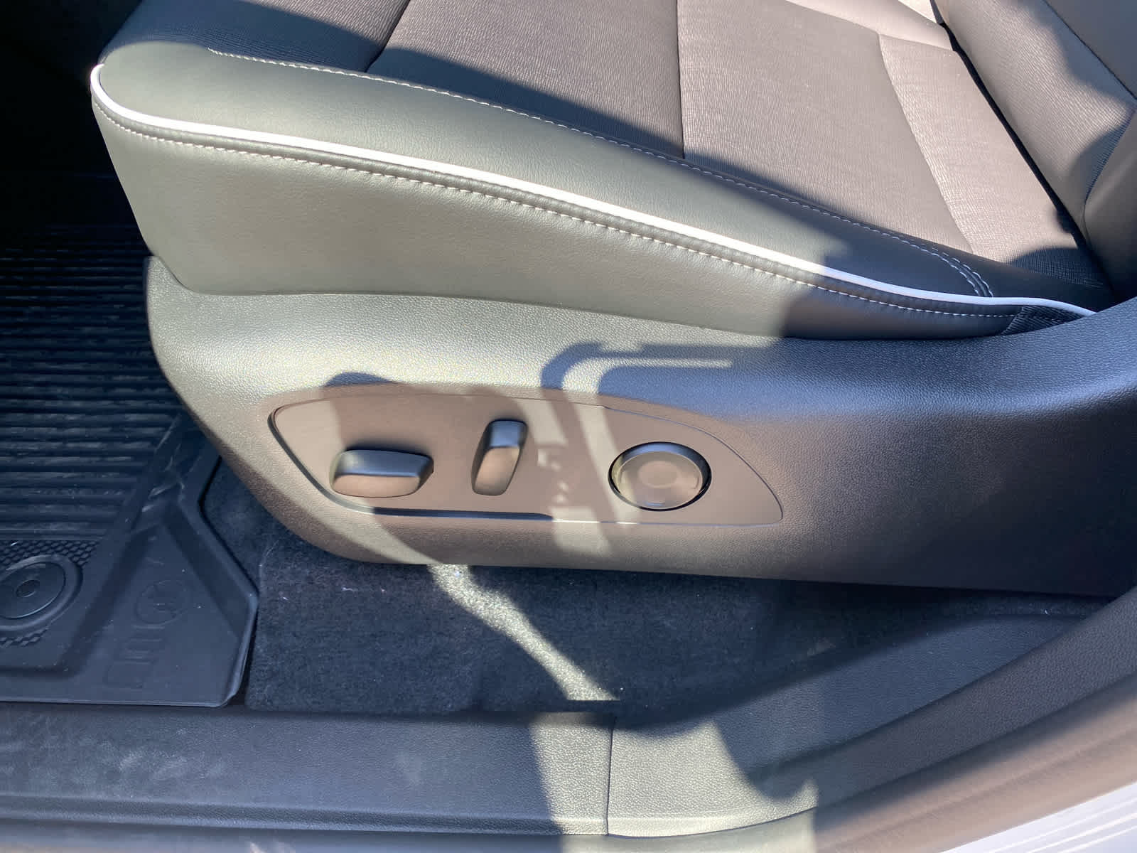 2026 Buick Enclave Preferred photo 15