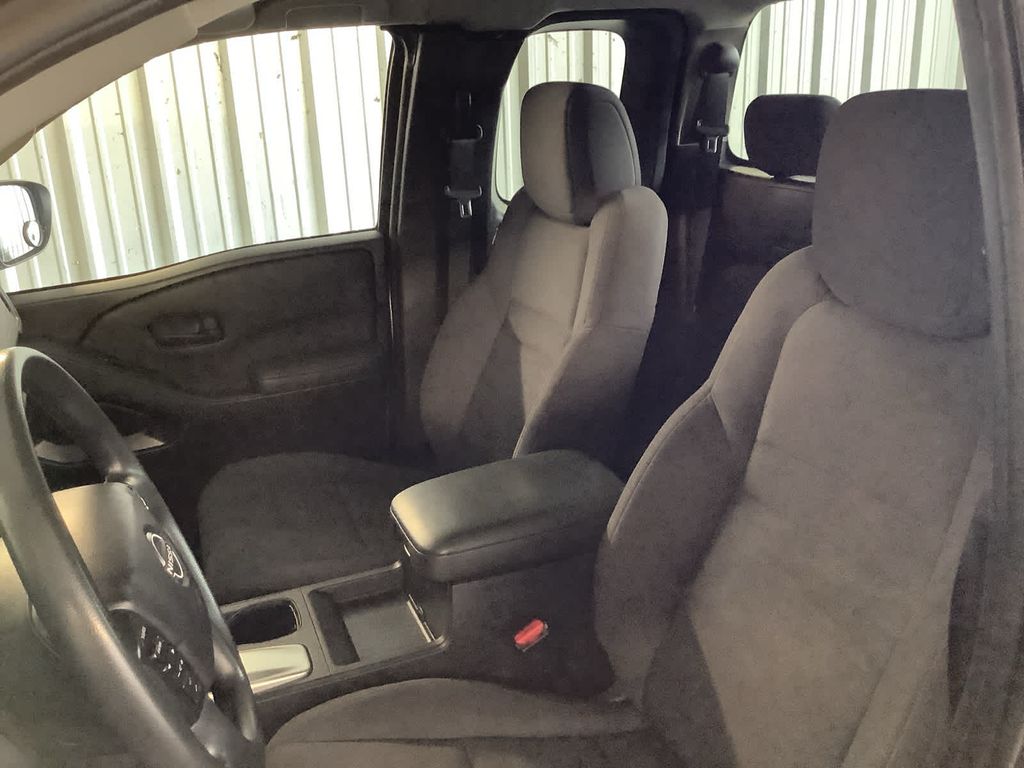 2022 Nissan Frontier S photo 25