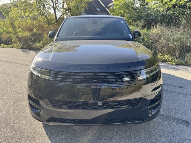 2025 Land Rover Range Rover Sport SE photo 3