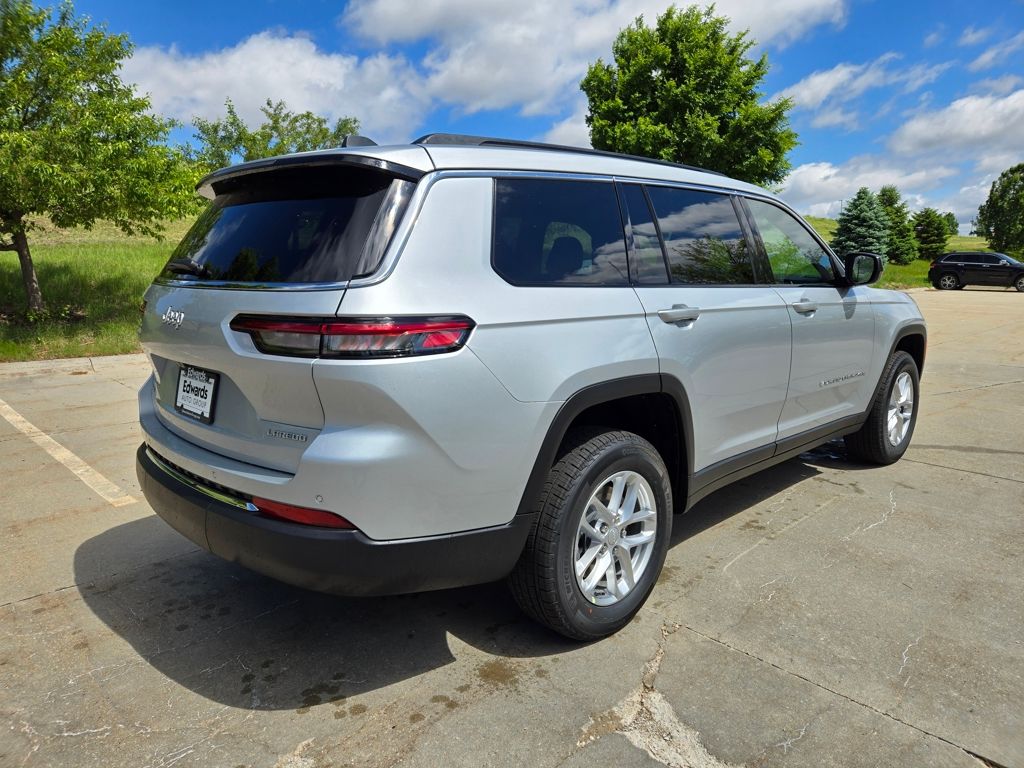 2025 Jeep Grand Cherokee Laredo X photo 3