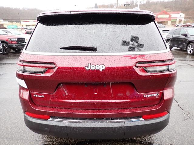 2025 Jeep Grand Cherokee Laredo photo 4