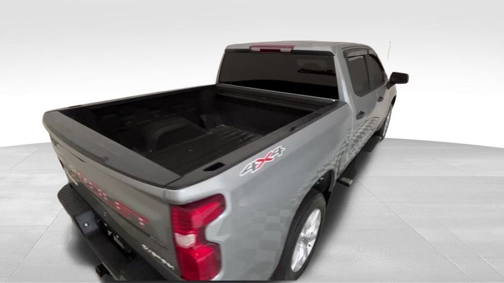 2024 Chevrolet Silverado 1500 Custom photo 5