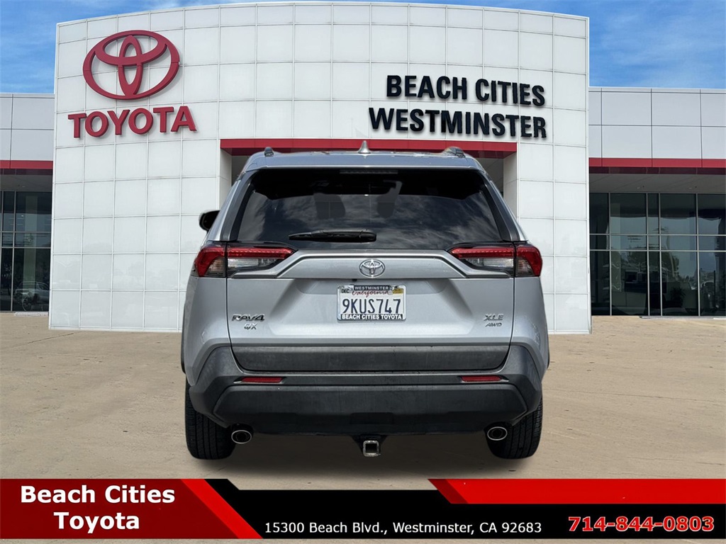 2021 Toyota RAV4 XLE photo 10